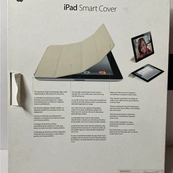 GENUINE Apple iPad Smart Cover in Red NIB NEW Compatible with iPad 2 - Picture 2 of 4